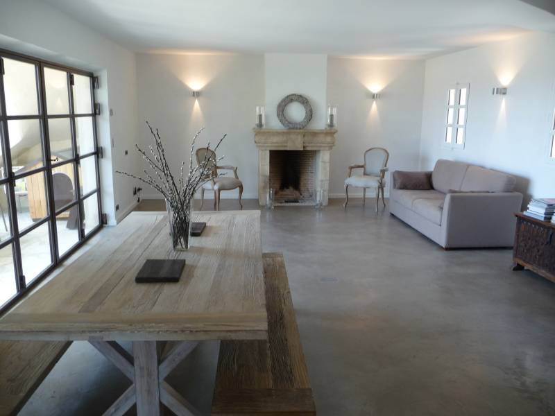 Béton ciré à la CHAUX